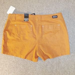 NEW BEAU Dawson shorts size 14